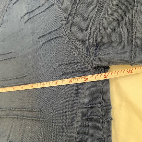 Armani - Picture 7 of 8